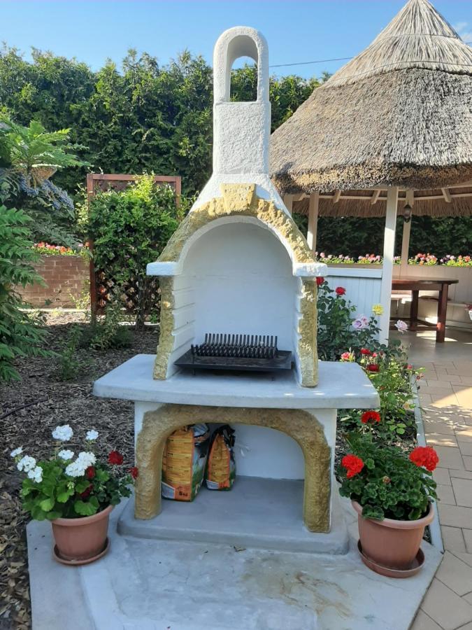 Rozsakert Vendeghaz Bed & Breakfast Сиглигет Екстериор снимка