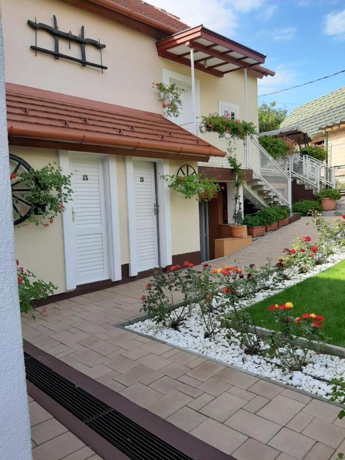 Rozsakert Vendeghaz Bed & Breakfast Сиглигет Екстериор снимка