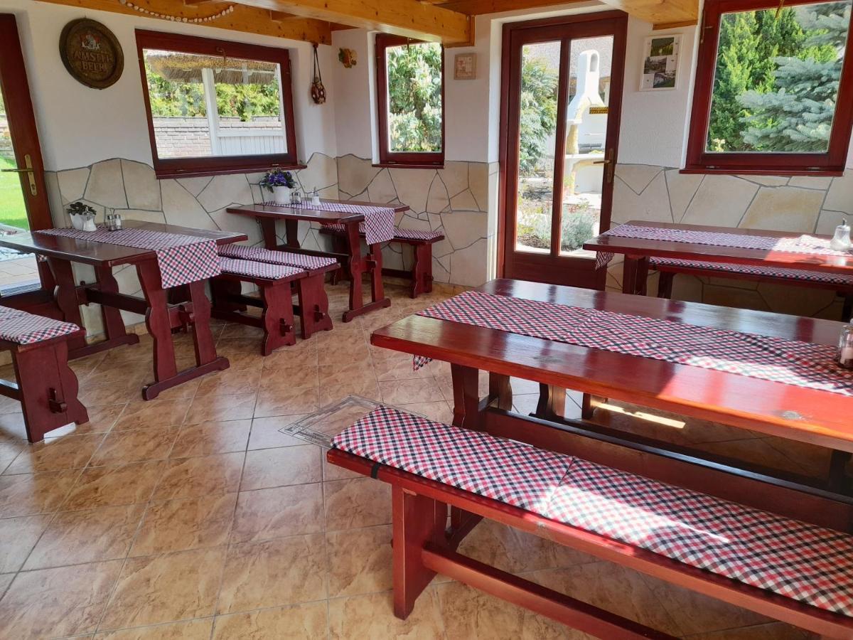 Rozsakert Vendeghaz Bed & Breakfast Сиглигет Екстериор снимка