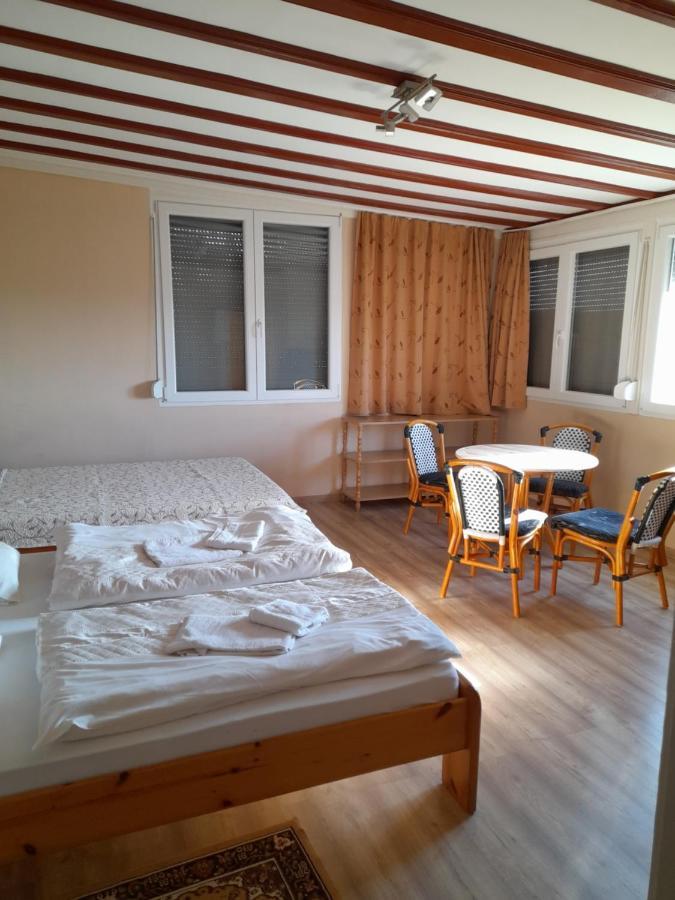 Rozsakert Vendeghaz Bed & Breakfast Сиглигет Екстериор снимка